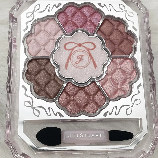 【JILL STUART（ジルスチュアート）】今年も可愛さ満点♡クリスマスコフレを現役イメコンがレビュー！_2_1