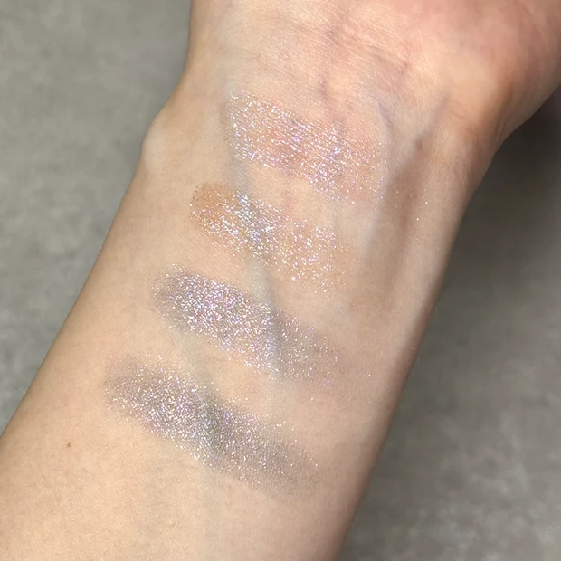 青ラメ単色アイシャドウ 類似アイテムの比較スウォッチ