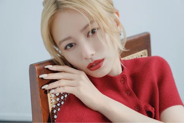 山本舞香さん流、ボリュームまつ毛×オーバーリップで叶える秋のベストバランスメイク➁
