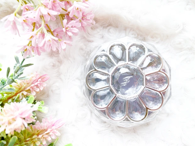 【ジルスチュアート】やっぱり可愛い♡持ってるだけでテンション上がるお花シャドウ_3