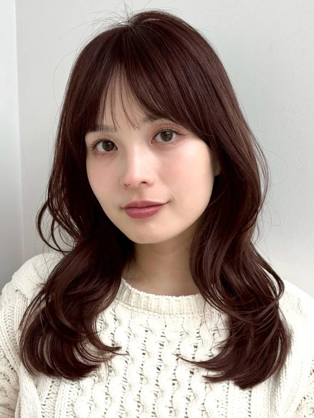  【春におすすめの髪型】ミディアムヘア11選   大きめのカールのくびれミディアム