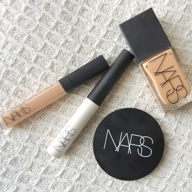 ベストコスメ受賞＆小田切ヒロさんも絶賛！【NARS ソフトマット アドバンスト パーフェクティングパウダー】で極上陶器肌へ！▷使い方＆レビュー |  マキアオンライン(MAQUIA ONLINE)