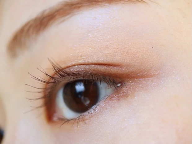 【クリスマスコフレ2021】ホリデーシーズンはチョコレートやキャンディーのような甘いメイクで♡ルナソルの限定パレット2色＆ネイル2色を比較！_5_1