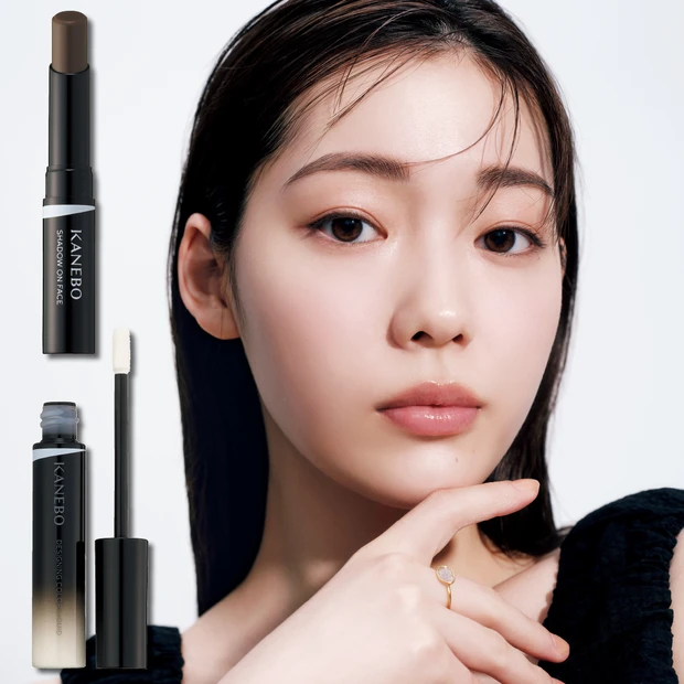 “蟹みそ”で話題！KANEBO白黒スティックで美人度アップのシェーディン…