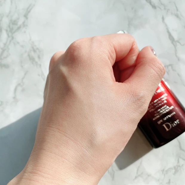 《肌代謝改善！Dior one essentialシリーズ》何度もリピートする愛用の下地・美容液♡_2_2