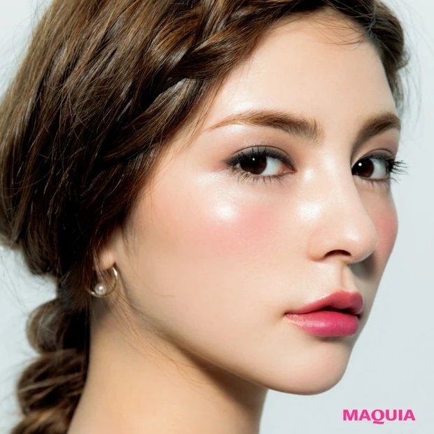 ネイビーで微調整！ エレガンスのアイパレットでつくる華やか＆聡明なまなざ…