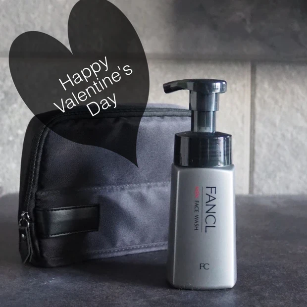 「ファンケル メン フェイス ウォッシュ」と「マルチポーチ」