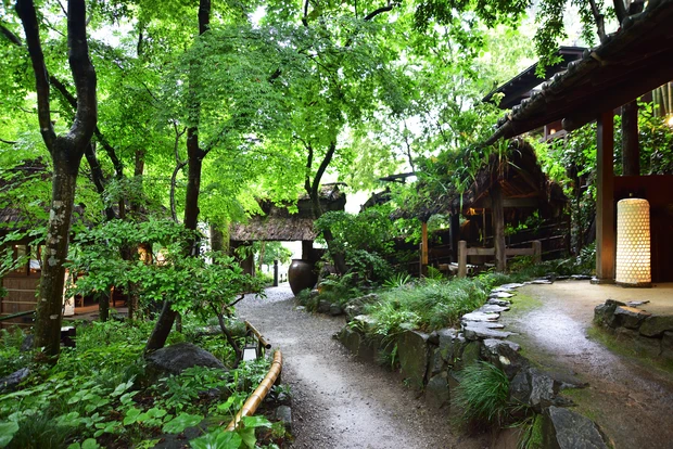 ASUKA　ひとリート　半日　リトリート　郊外　カフェ　黒茶屋　水の音テラス　秋川渓谷