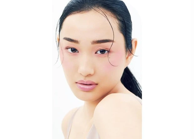 SUQQU メルティングパウダーブラッシュ 04 澄色 -SUMIIRO プロ 使い方 メイクテク