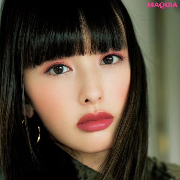 この秋、赤のワントーンメイクはボルドーで深みをプラスする！