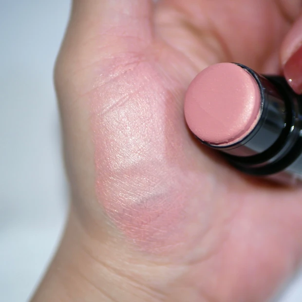 MiMC(エムアイエムシー)ミネラルスティックチーク 04 Innocence(イノセンス) スウォッチ