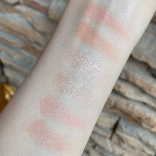 WAKEMAKE　ソフトシアーマルチパレット 01　スウォッチ