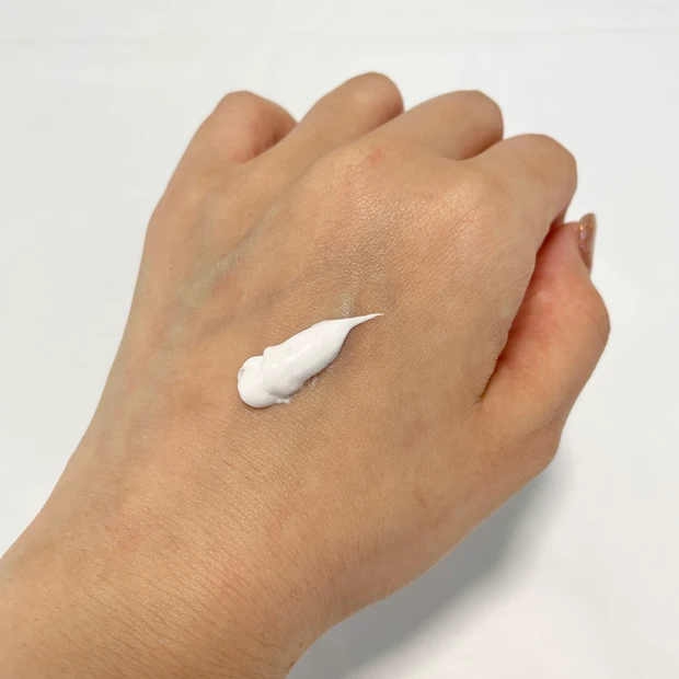 田中みな実　ハンドケア　 アトリックス ビューティーチャージプレミアム 瞬感つや美肌（桜の香り