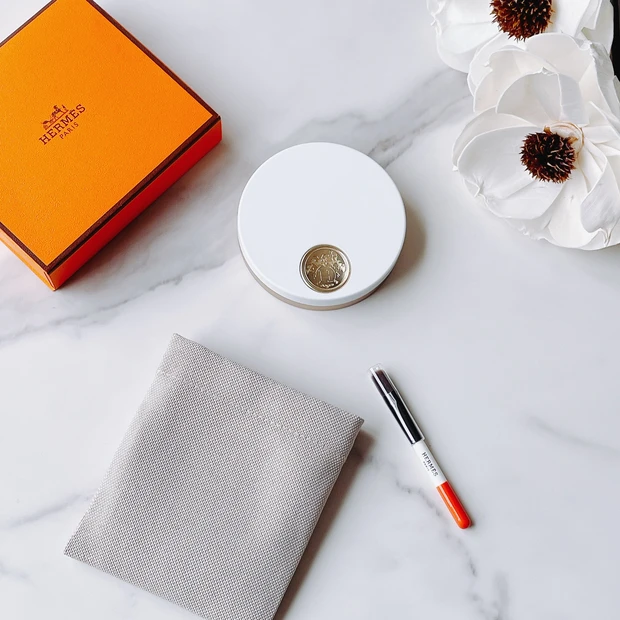 エルメス アイシャドウ パッケージ