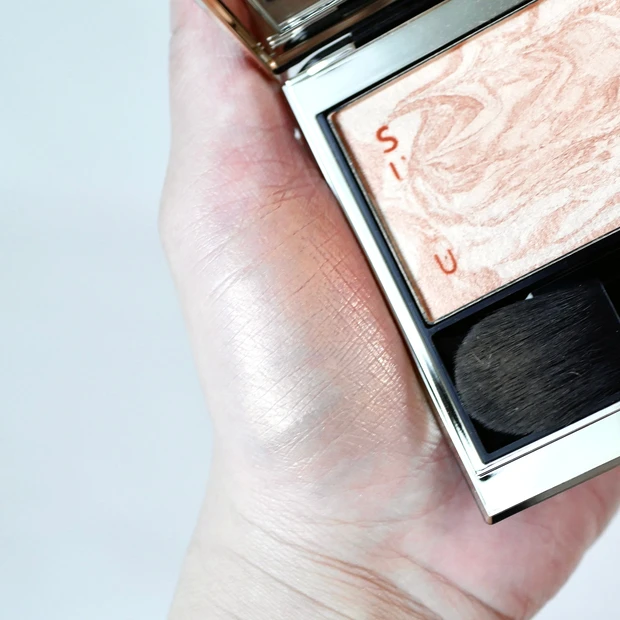 SUQQU(スック)メルティングパウダーハイライター 101陽炎-KAGEROU- スウォッチ