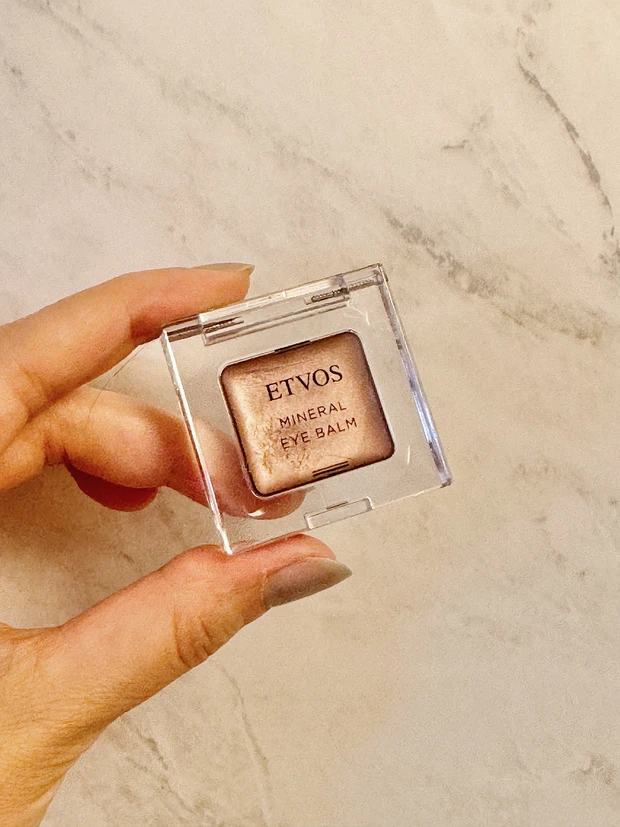 ミネラルアイバーム　エトヴォス　アイシャドウ