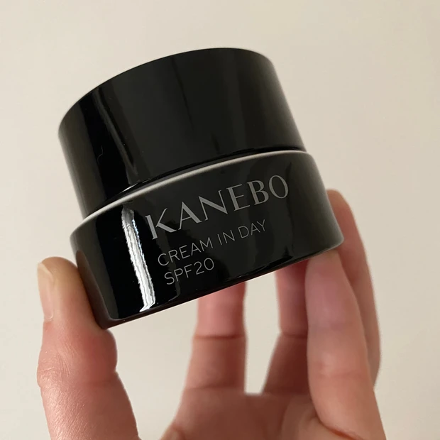 私は、メイク前後のクリームで冬の乾燥を撃破＆艶肌を作っています♡︎【MAQUIAインフルエンサーのオッス！推しコス】_2_1