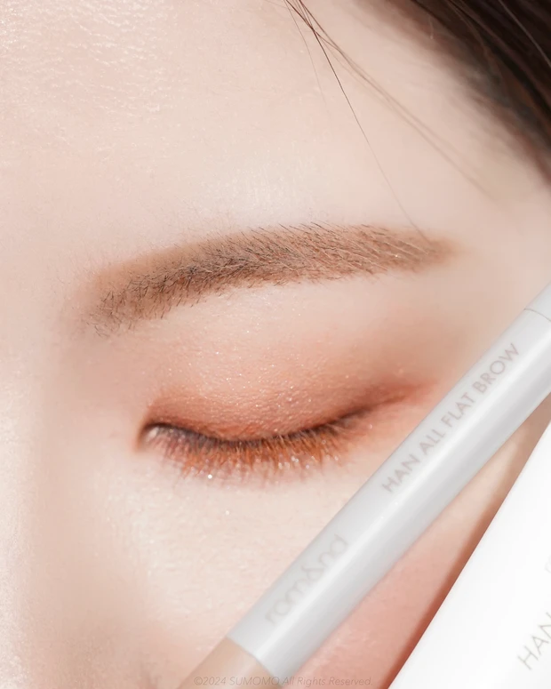 表紙メイク　アイブロウ