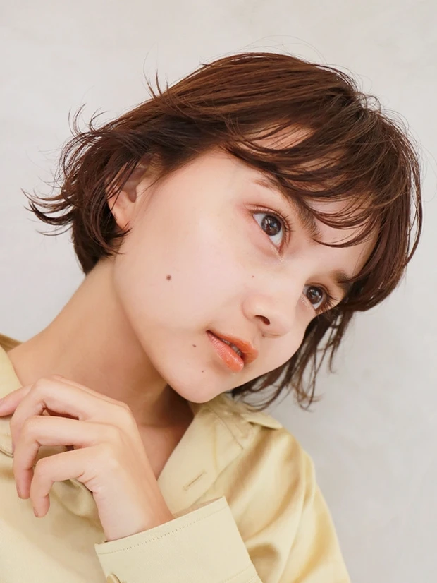 大人の外ハネショートボブ サイド