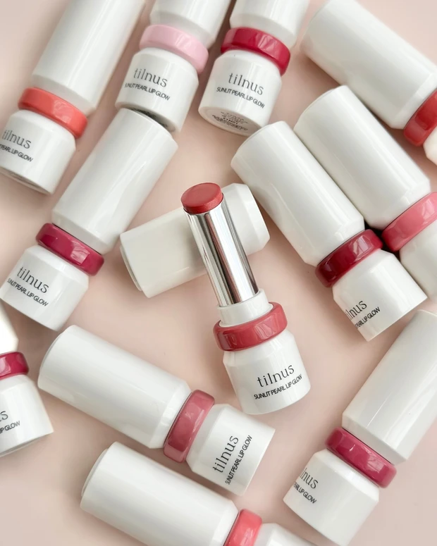 ティルナスの新リップバームをスウォッチ！ うるツヤ感とパール