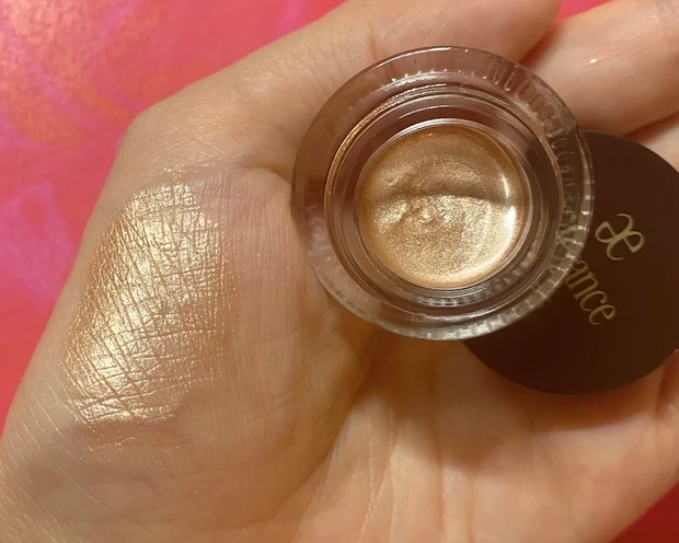 今年のクリスマスコフレはこれ!6品中2アイテムが現品!使いやすい大人っぽい色合いのコフレ_3