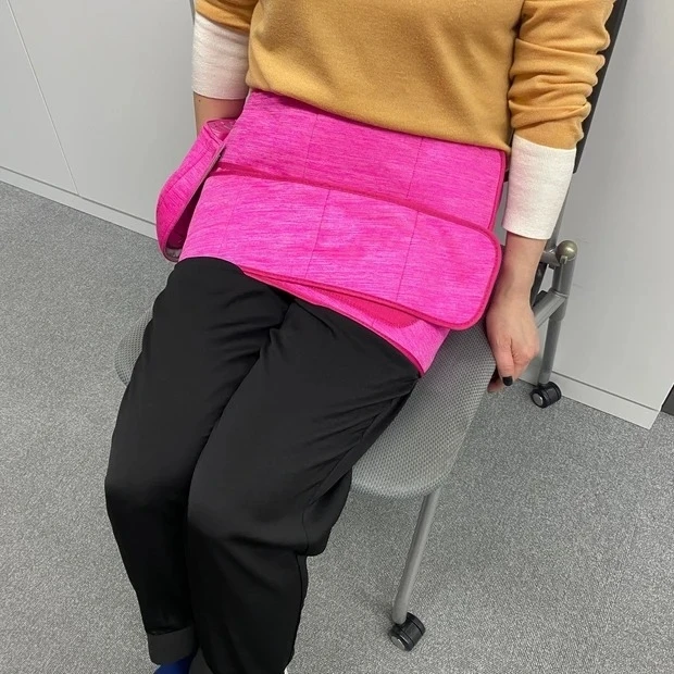 【おすすめ美容家電・美容グッズ】エアーマッサージャー コードレス 骨盤おしりリフレ EW-RA79の使い方7_座りながらでも、寝転びながらでも自由に使える
