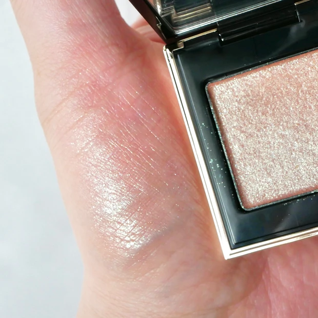 SUQQU バースデーギフト トーンタッチアイズ BD-01 寿々色-SUZUIRO スウォッチ