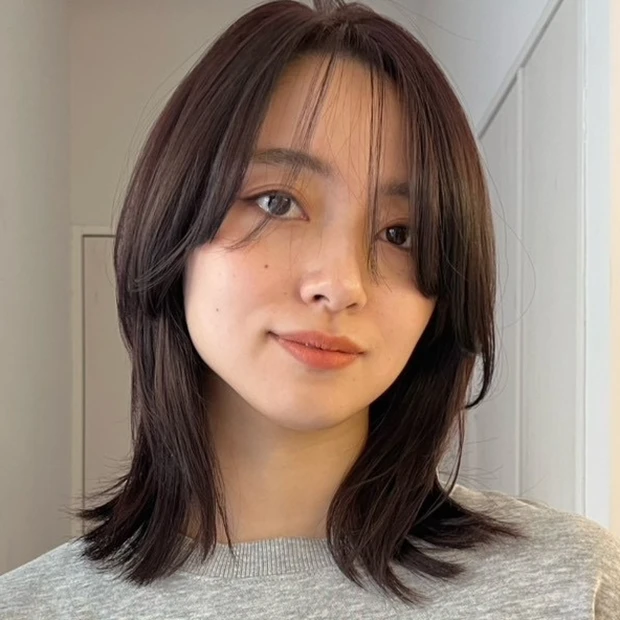 【韓国風ミディアム】小顔見えも叶う♡ ナチュラル仕上げの今っぽミディアムレイヤー