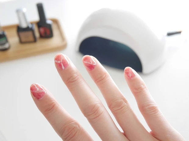 ジェルネイル初心者がやってみた 1 初心者でも簡単 天然石風ネイルのやり方 Happy Plus One ハピプラワン ジェルネイル初心者がやってみた 1 初心者でも簡単 天然石風ネイルのやり方 Happy Plus One ハピプラワン