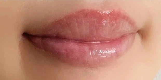 メンソレータム リップフォンデュ クリア(新作)をイエベがスウォッチ