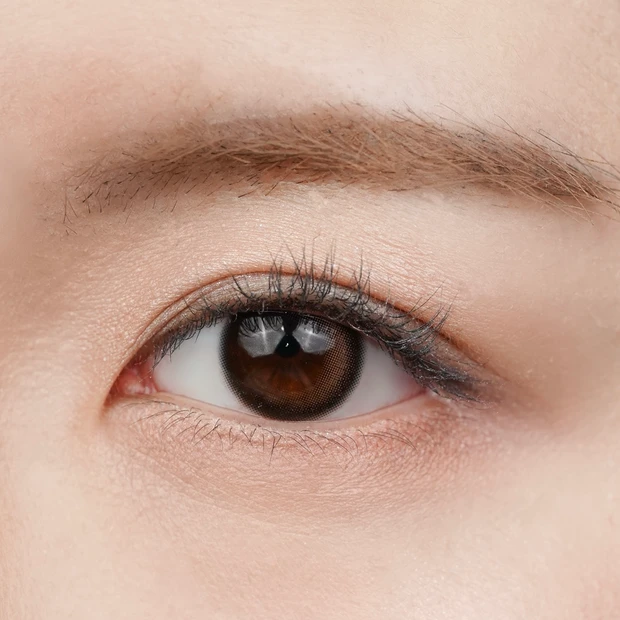 アイメイクの手順２