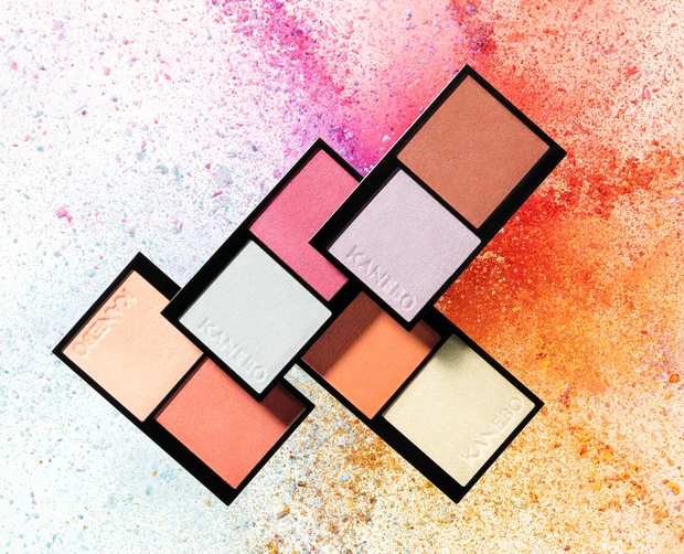 2色が生み出す色彩効果でムードを演出するチーク