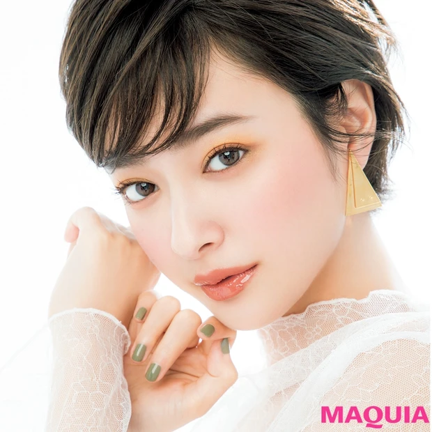 イエベ肌にぴったり！ 注目色のパーシモンは温度感を操ってトレンド顔に