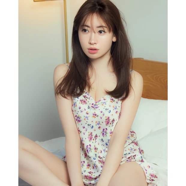 こじはるの「ベッドサイド美容」。寝落ちまでの意外なルーティンを教えます