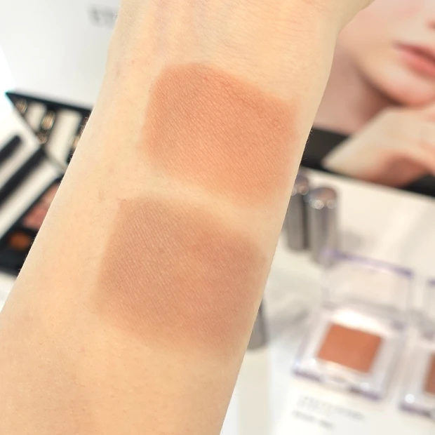 ETVOS エトヴォス ミネラルマルチパウダー モーブベージュ、ウッディブラウン