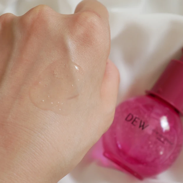 【新・導入美容液】とろみの虜♡「DEW キャビアドットブースター」でうるおったハリ密肌へ_5