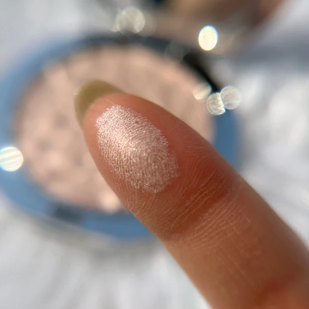 【極上のツヤ】Diorの新ハイライター「ディオールスキン フォーエヴァー グロウ ルミナイザー」が誕生！全5色から選んだのは？_5