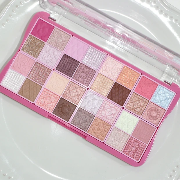 キャンメイク　新作　スーパーかわいい！パレット　限定