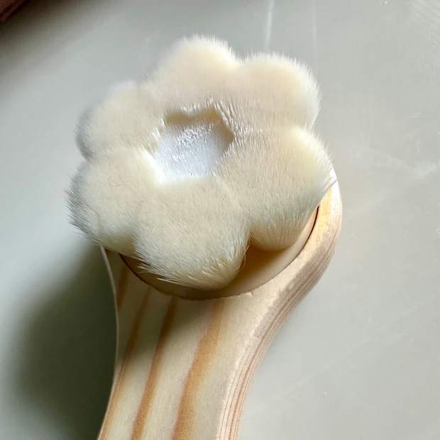 洗顔の脱マンネリ化。10秒パック ＋ 洗顔ブラシでマッサージ　医薬部外品のBRIGHTENING WASHでしみそばかす対策！_4_2