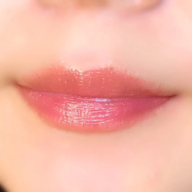 イエベ春におすすめ！「2aN　グレイズバウンシングティント　#11 ピーチエード」の塗布写真