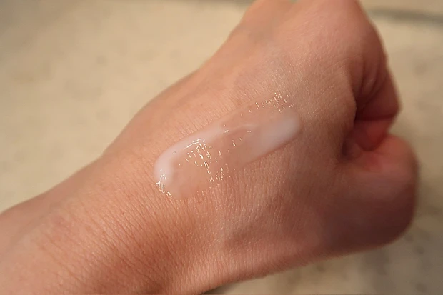 【美容賢者の友利新先生も大野真理子さんもオススメ！美白有効成分「4MSK*1」配合のプチプラスキンケア】アクアレーベル トリートメントミルク＆スペシャルジェルクリーム EX_3_2