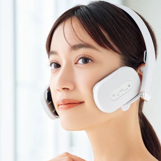 マスク生活で緩んだ顔印象にSIXPADから新習慣。 
1日10分のフェイ…