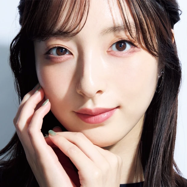 インフルエンサーのバズりアイメイクを公開！ 五彩緋夏さん、LaLaさん、…