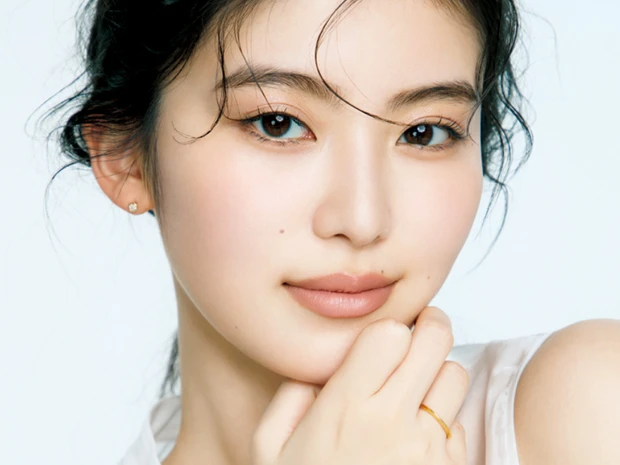 “薄ピタ塗り”で汗も皮脂も怖くない！ 崩れないベース作りを長井かおりさんがレッスン