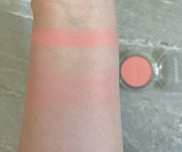 NAMING. ネーミング　公式　コスメ　チーク　取扱店　フラッフィーパウダーブラッシュ　限定　