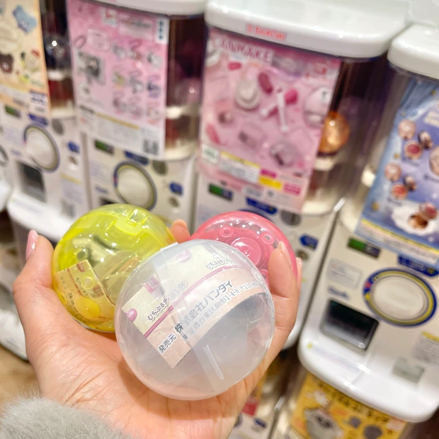 キャンメイク　コスメガチャ　第３弾　レビュー　どこにある