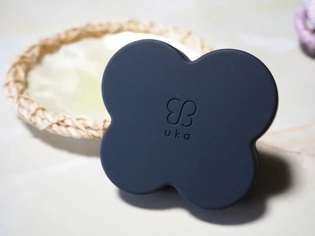 uka（ウカ）スカルプブラシ ケンザン