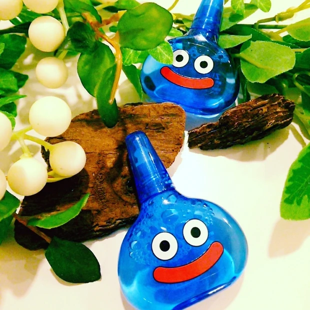 オトナのキャラ・コスメ【あのスライムが目薬に!】話題の目薬はフォトジェニック!