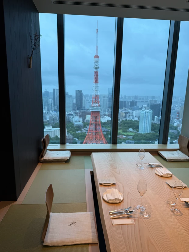 夏限定スーパーフルーツカクテルで免疫UP麻布台ヒルズ33階「Dining33」
_4_1