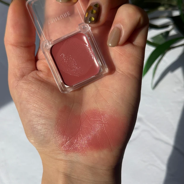 ちふれ リップ&チークバーム  PK60ピンク系 スウォッチ